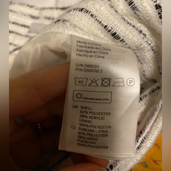 H&M High Waisted Back Zip Skirt - Picture 2 of 4